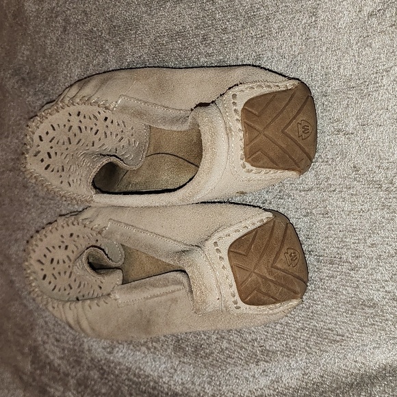 Women's Minnetonka moccasins - size 8 - Picture 2 of 8